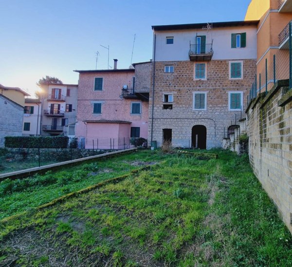 appartamento in vendita a Caprarola