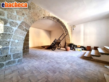 locale di sgombero in vendita a Caprarola