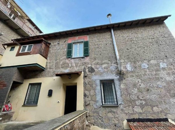 appartamento in vendita a Caprarola
