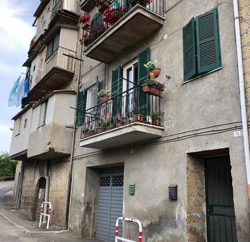 appartamento in vendita a Caprarola