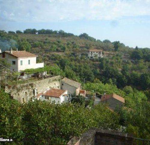 terreno edificabile in vendita a Caprarola