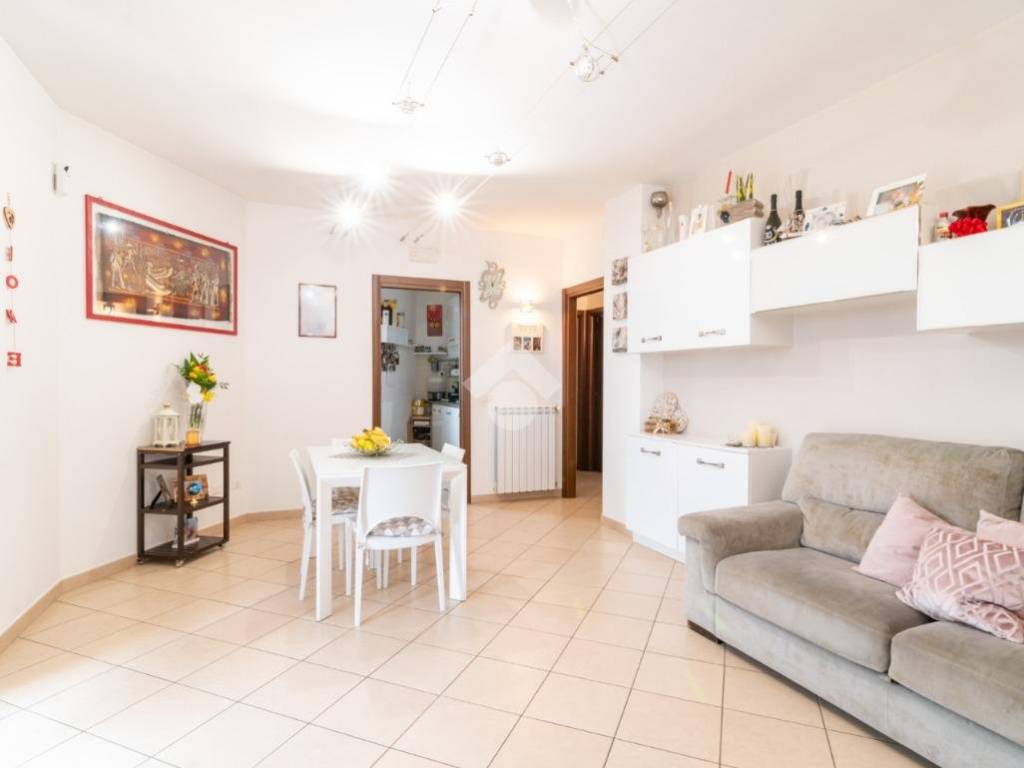 appartamento in vendita a Caprarola