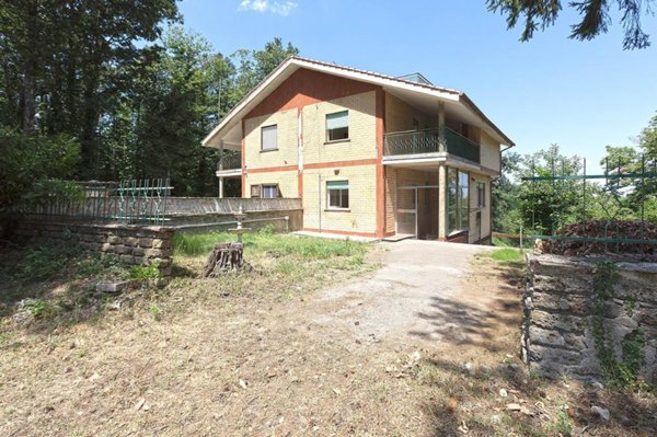 casa indipendente in vendita a Caprarola