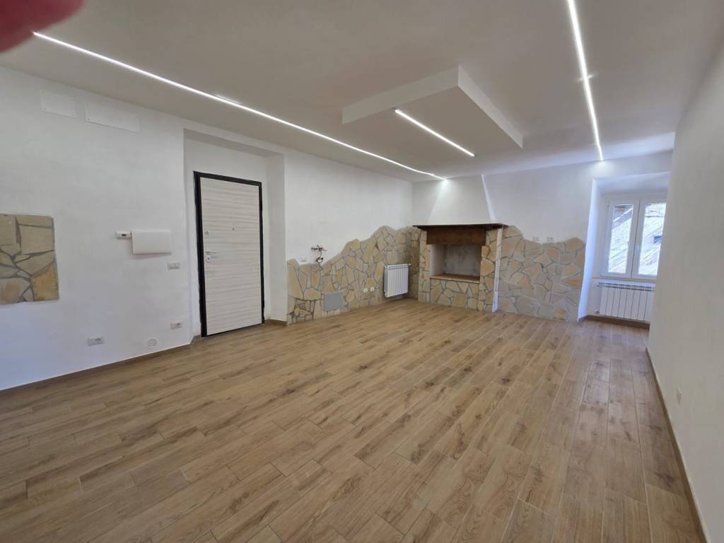 appartamento in vendita a Caprarola