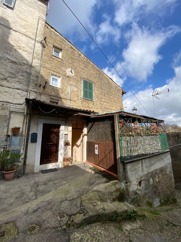 appartamento in vendita a Caprarola