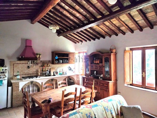 appartamento in vendita a Caprarola