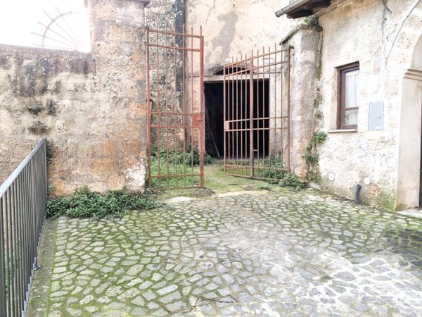 appartamento in vendita a Caprarola