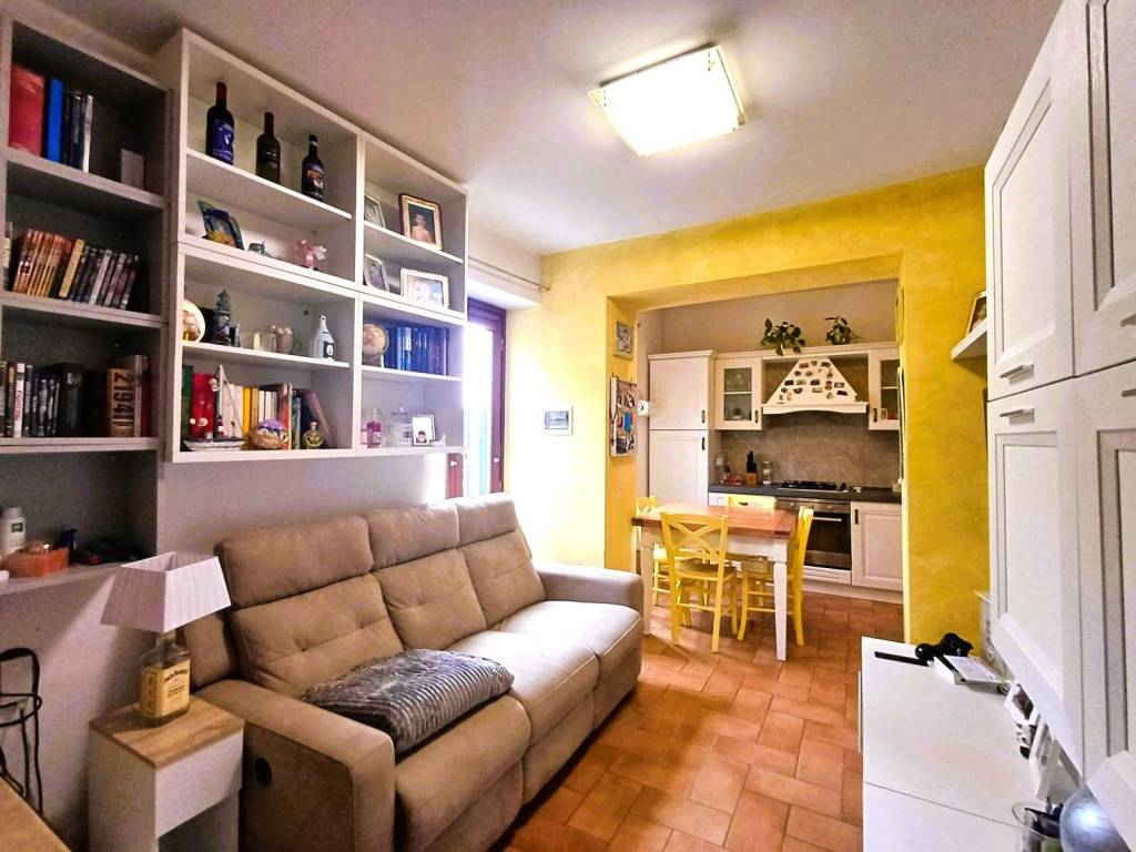 appartamento in vendita a Caprarola