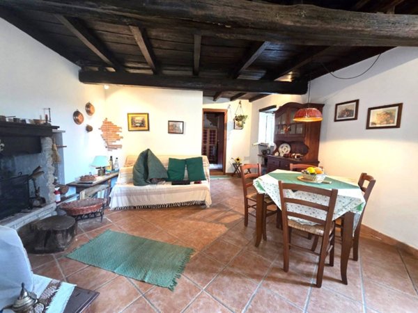 appartamento in vendita a Caprarola