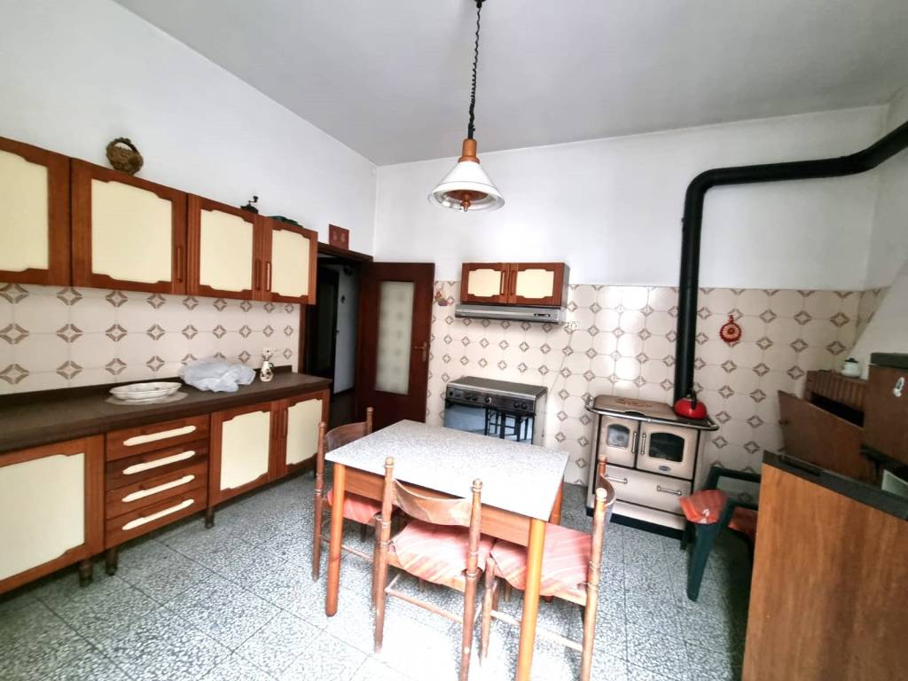 appartamento in vendita a Caprarola