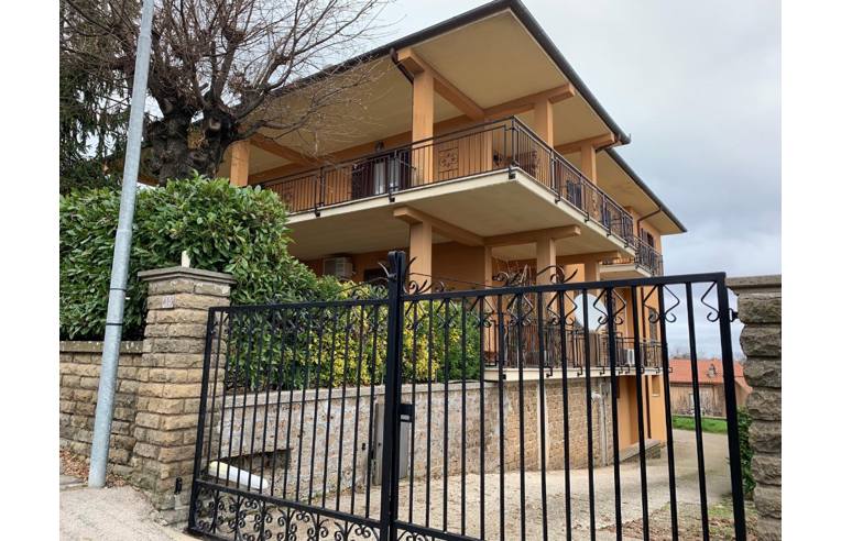 casa indipendente in vendita a Caprarola
