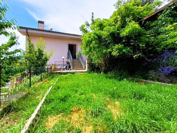 appartamento in vendita a Caprarola