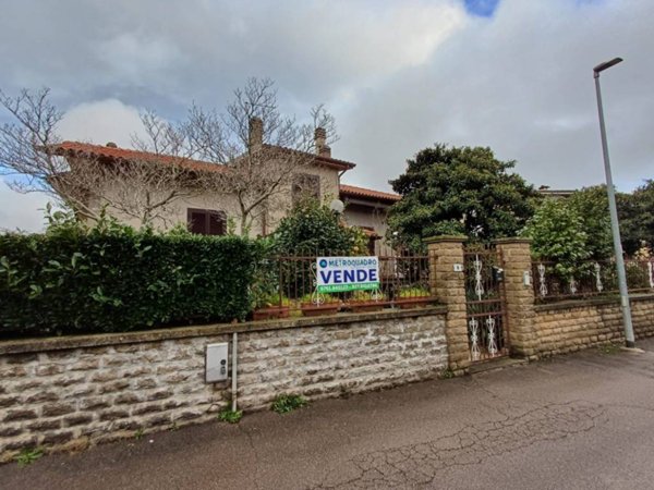 casa indipendente in vendita a Caprarola