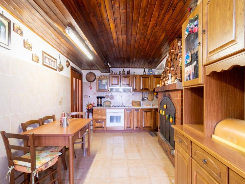 appartamento in vendita a Caprarola