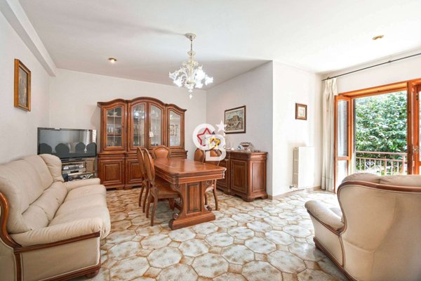 casa indipendente in vendita a Caprarola
