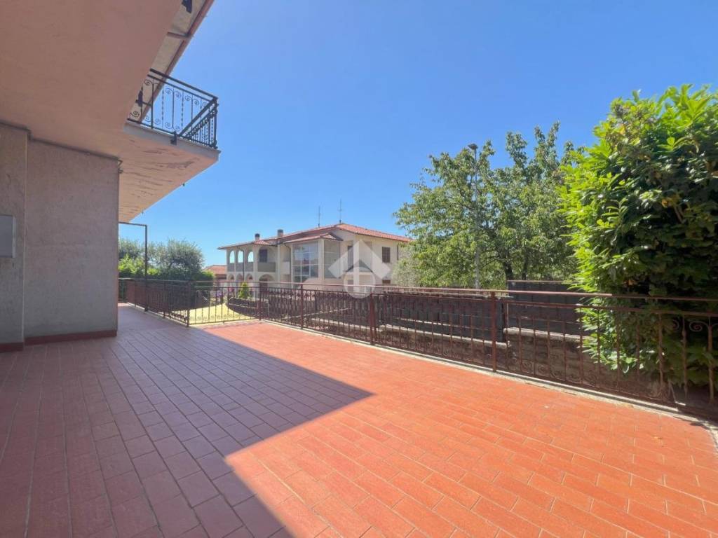 appartamento in vendita a Caprarola