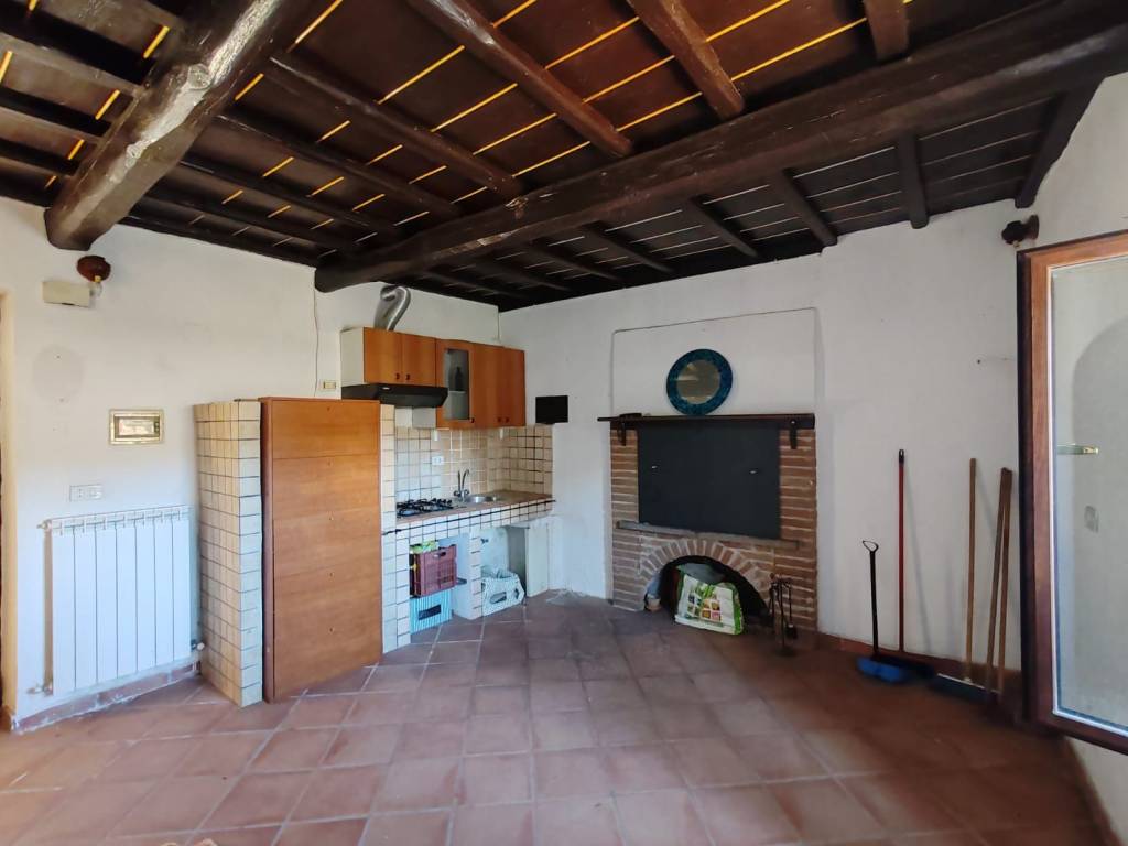 appartamento in vendita a Caprarola