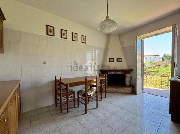 appartamento in vendita a Caprarola