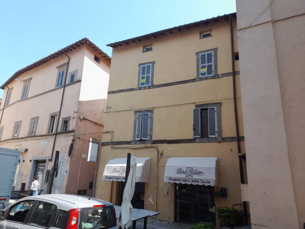 appartamento in vendita a Caprarola