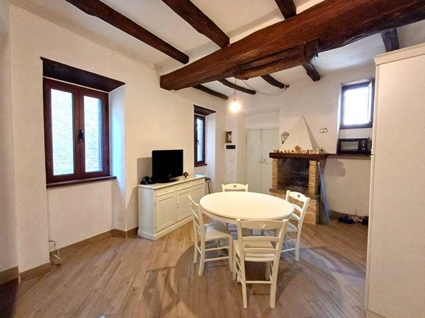 appartamento in vendita a Caprarola
