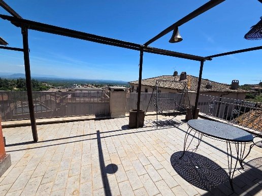 appartamento in vendita a Caprarola