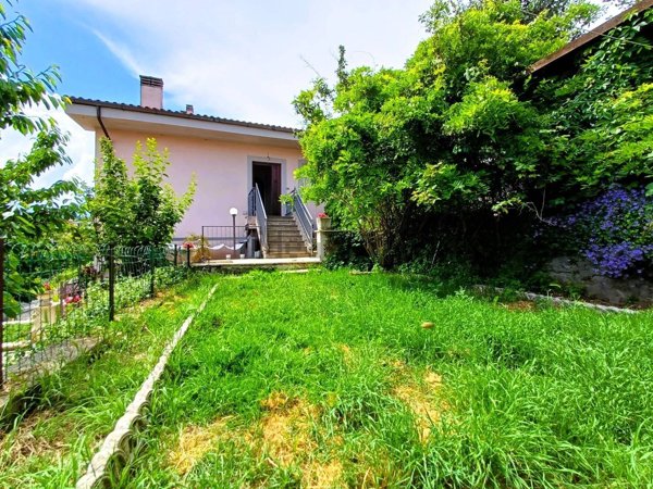 appartamento in vendita a Caprarola