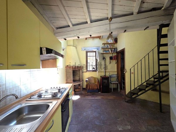 appartamento in vendita a Caprarola
