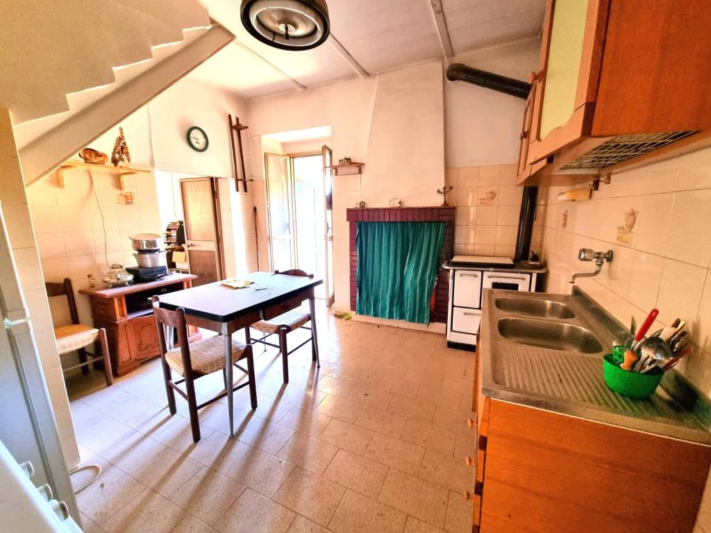 appartamento in vendita a Caprarola