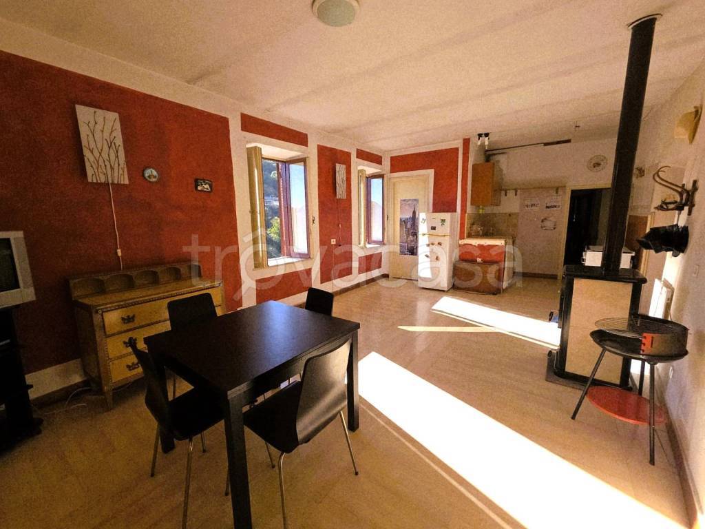 appartamento in vendita a Caprarola