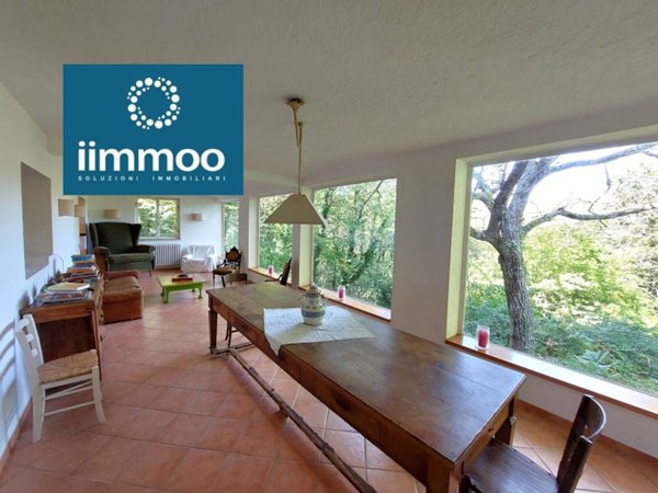 casa indipendente in vendita a Caprarola