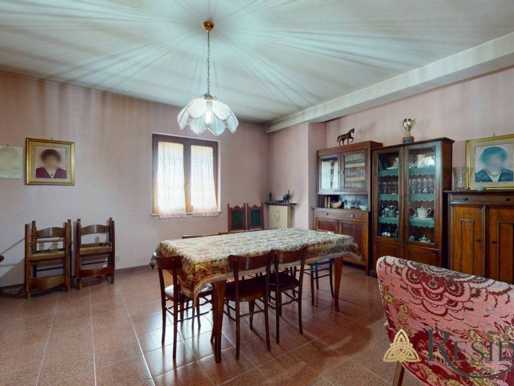 casa indipendente in vendita a Caprarola