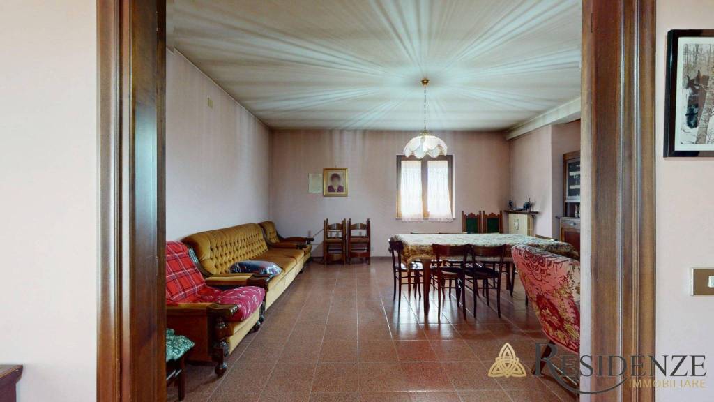 casa indipendente in vendita a Caprarola