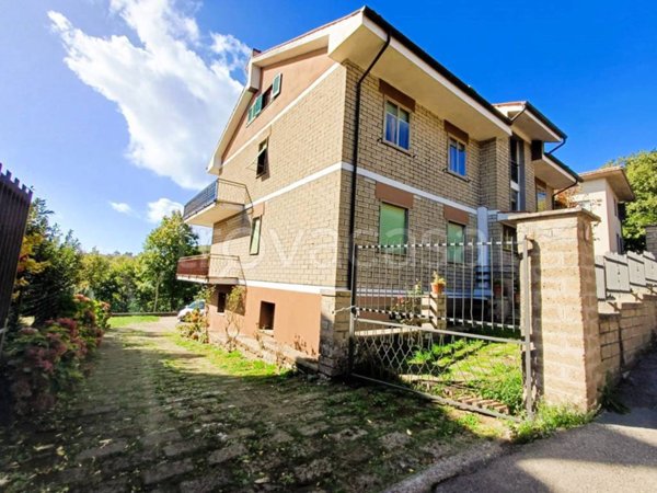 appartamento in vendita a Caprarola