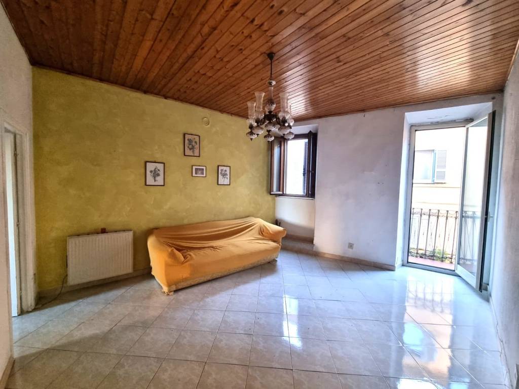 appartamento in vendita a Caprarola