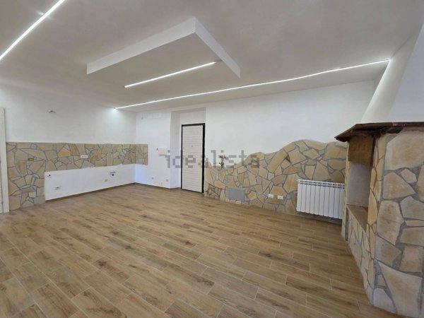 appartamento in vendita a Caprarola