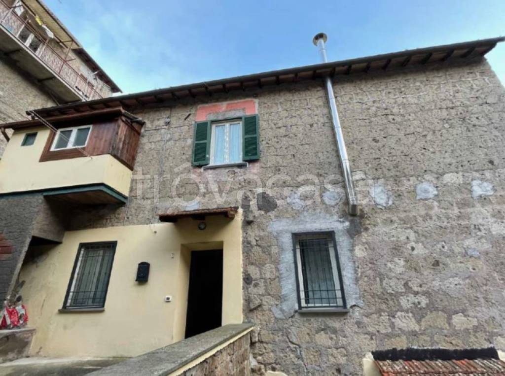 appartamento in vendita a Caprarola