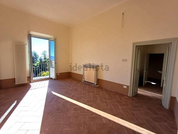 appartamento in vendita a Caprarola