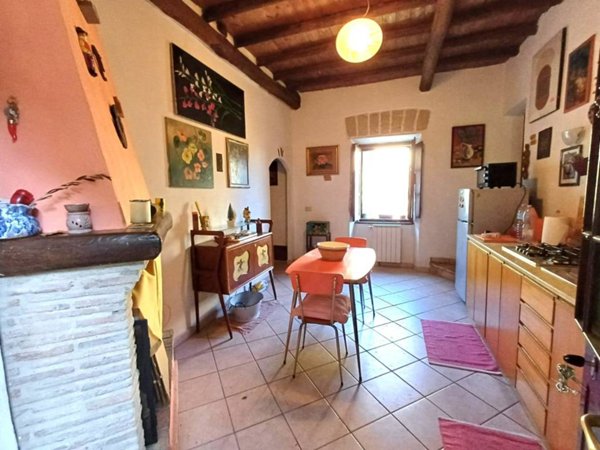 appartamento in vendita a Caprarola