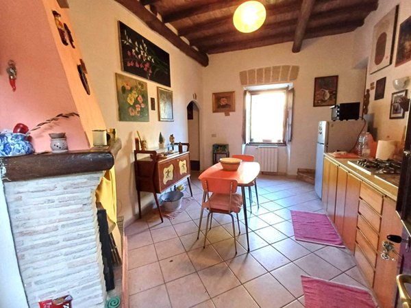 appartamento in vendita a Caprarola