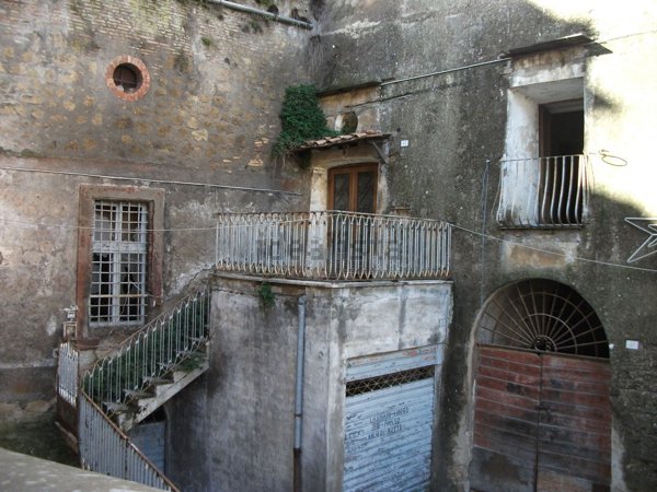 appartamento in vendita a Caprarola