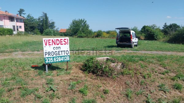 terreno edificabile in vendita a Caprarola