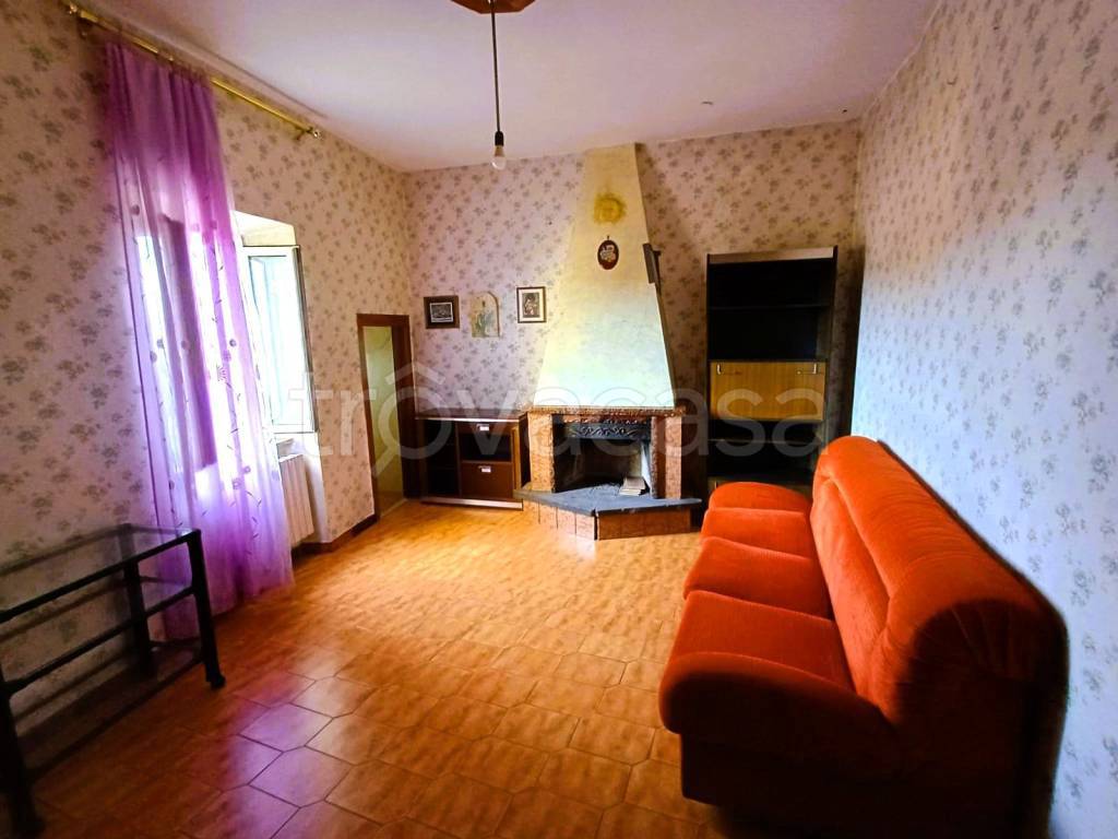 appartamento in vendita a Caprarola