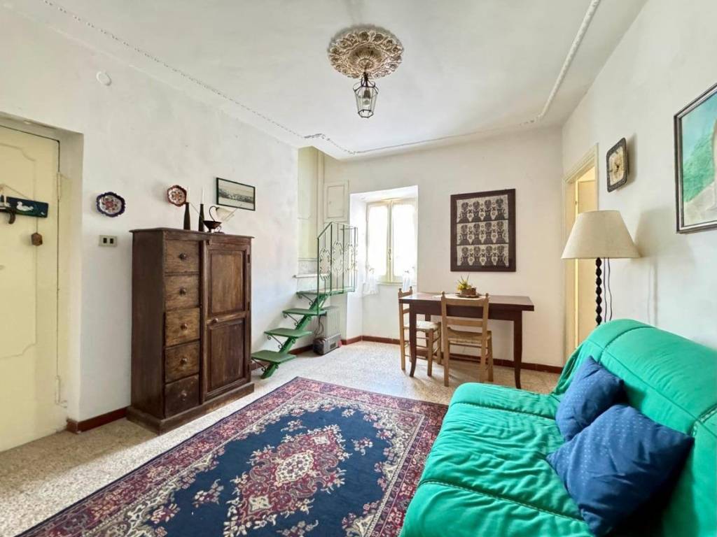 appartamento in vendita a Caprarola