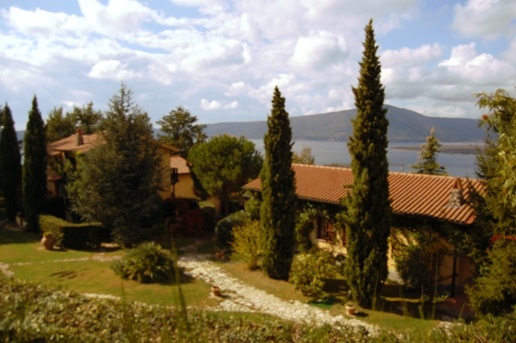 casa indipendente in vendita a Caprarola