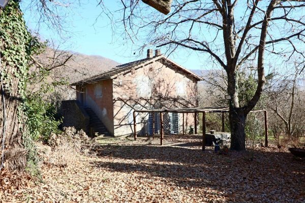 casale in vendita a Caprarola