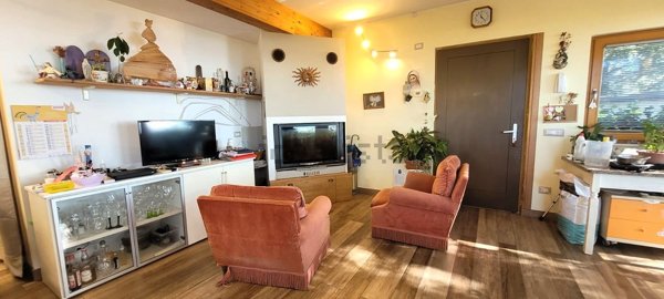 casa indipendente in vendita a Caprarola