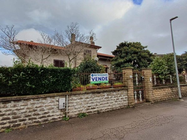 casa indipendente in vendita a Caprarola