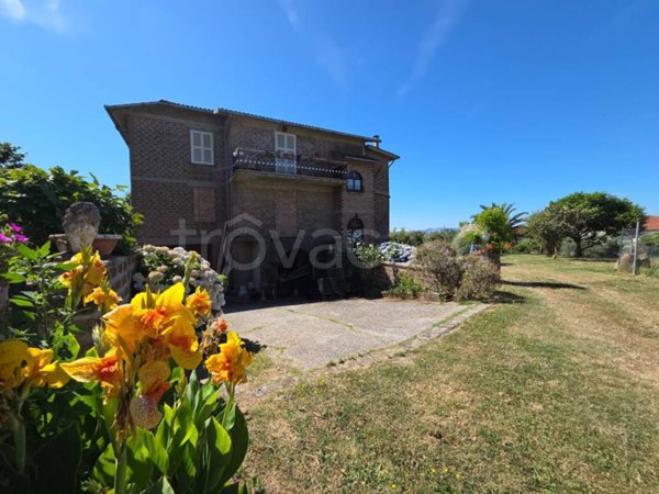casa indipendente in vendita a Caprarola