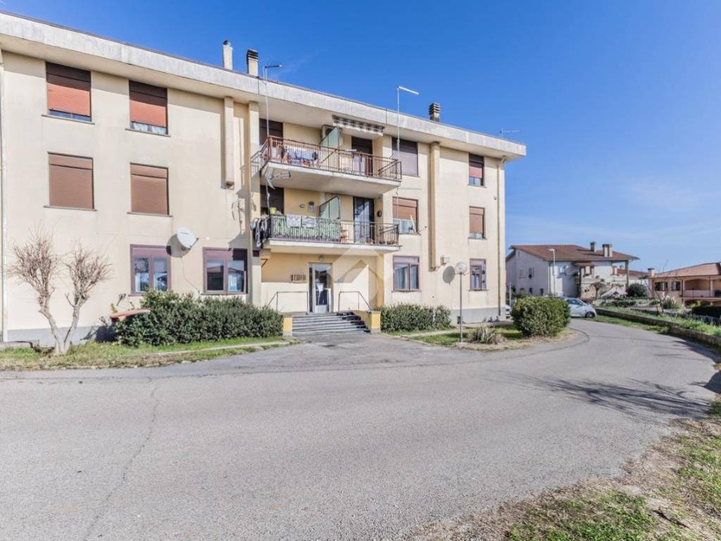 appartamento in vendita a Caprarola