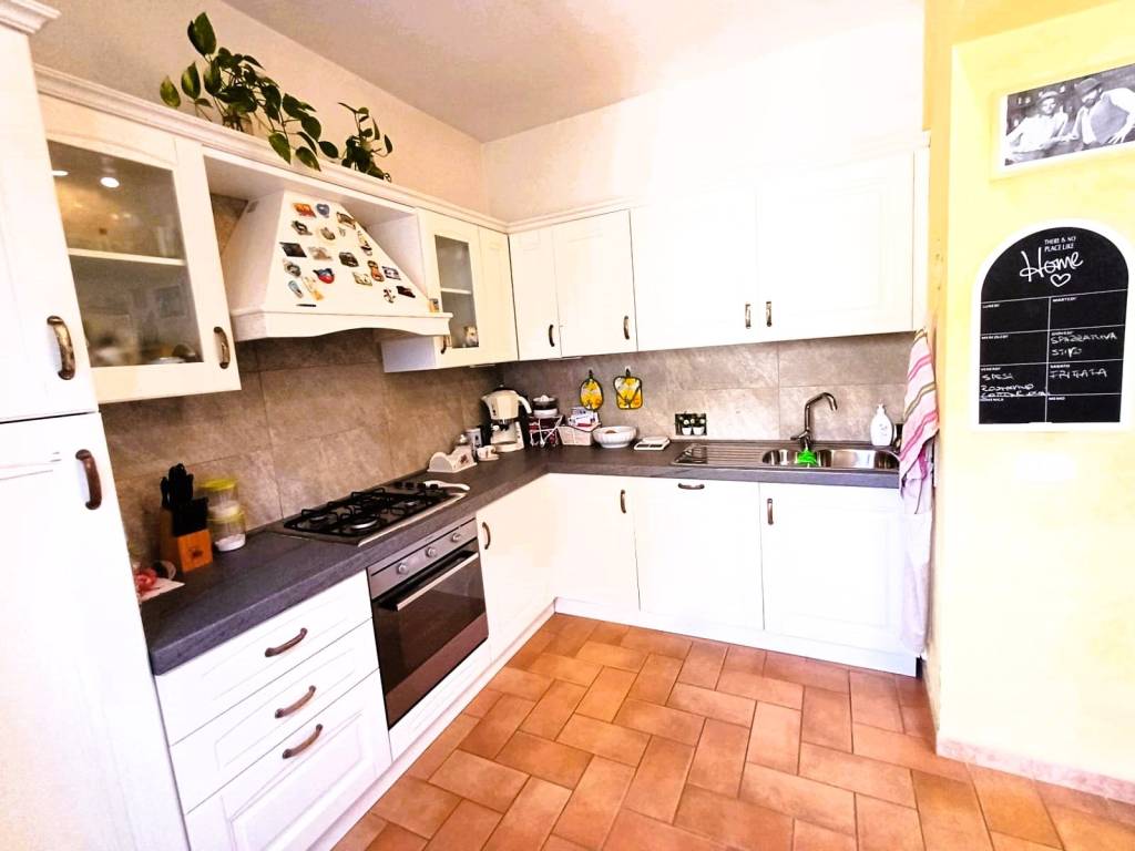 appartamento in vendita a Caprarola